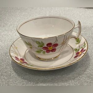 🥳BOGO! Woodlands Bone China Pink Floral Teacup & Saucer Set. Gold Trim.